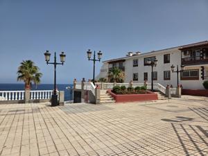 Entrance to the main plaza of Caletillas