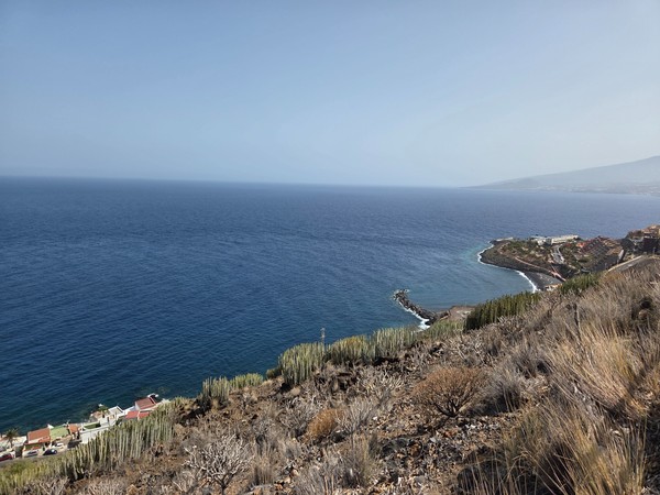 Wide Atlantic view from the Costanera hillside looking along the coast towards Radazul and Boca Cangrejo.