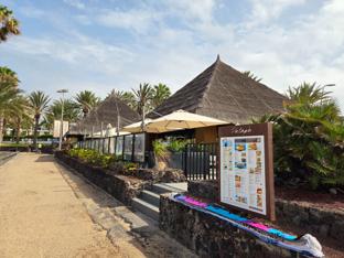 Palapa-style restaurant at Playa El Camisón