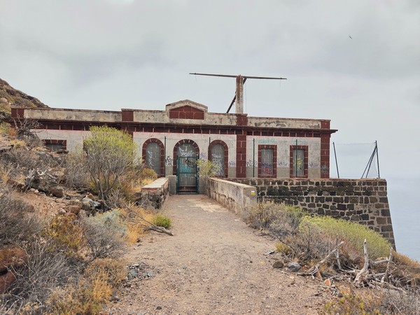 Front view of El Semáforo de Igueste, the former coastal signal station.