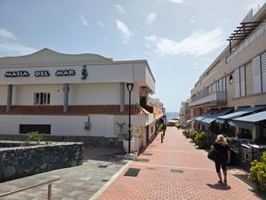 Masia del Mar restaurant and promenade