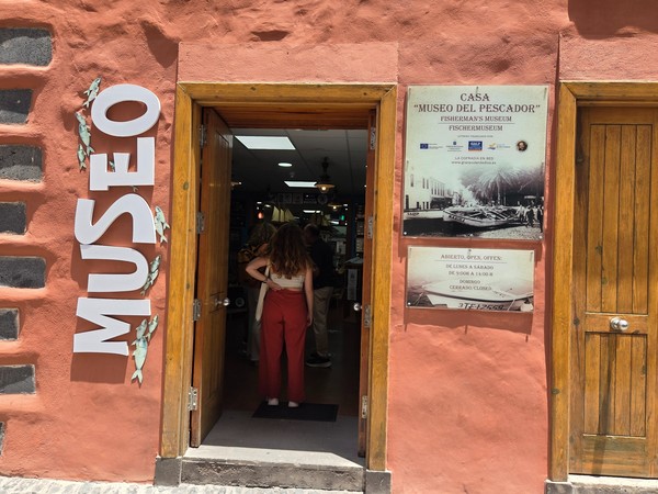 Entrance of Casa “Museo del Pescador” in Puerto de la Cruz with the museum sign and information boards by the door.