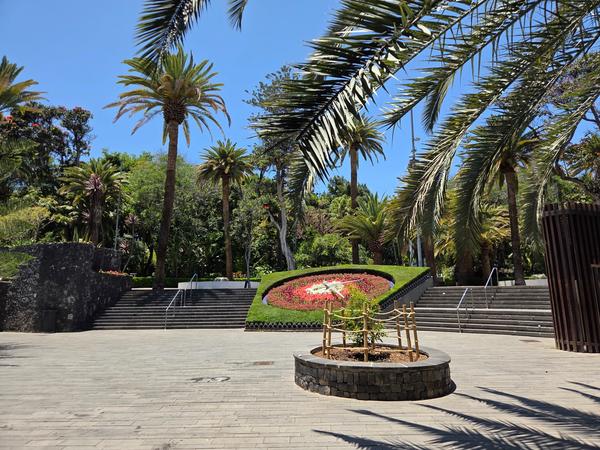 Landscaped entrance with flower emblem of Santa Cruz