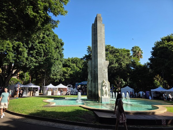 Landmark fountain and monument in García Sanabria Park beside the market. Taken at Plenilunio 2025 in García Sanabria Park, Santa Cruz de Tenerife.