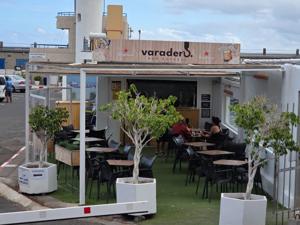 Varadero bar with outdoor seating